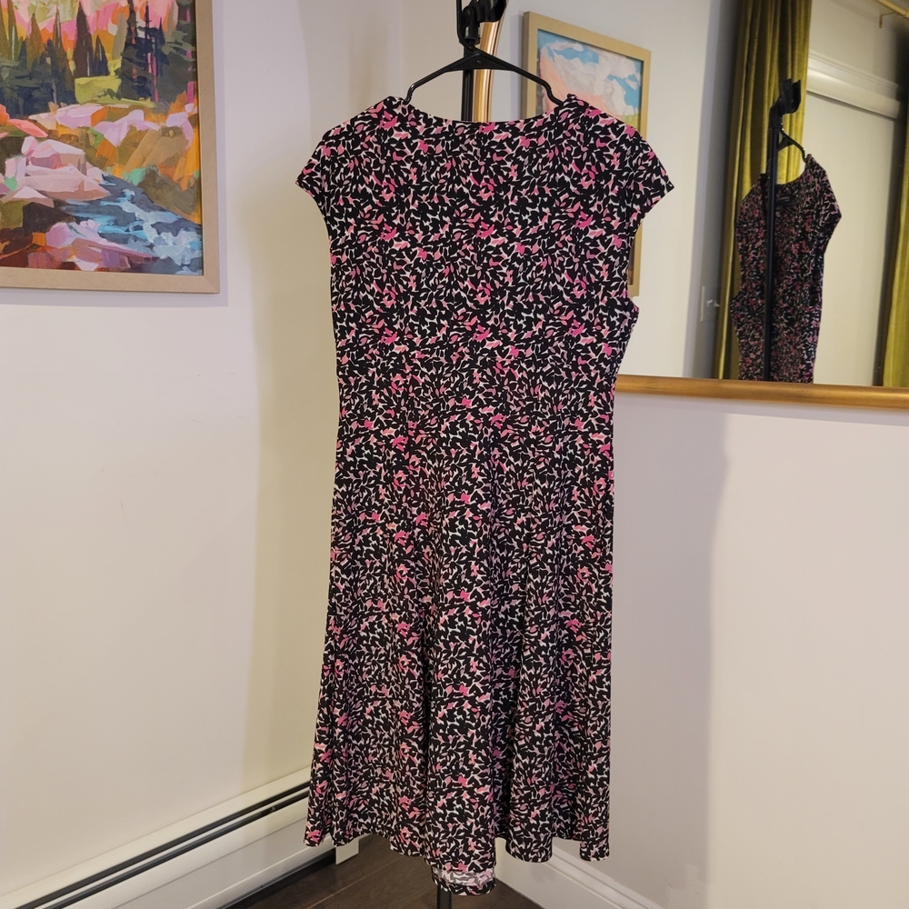 JONES NEW YORK Black and Pink Floral Dress Size 10 - Picture 4 of 9